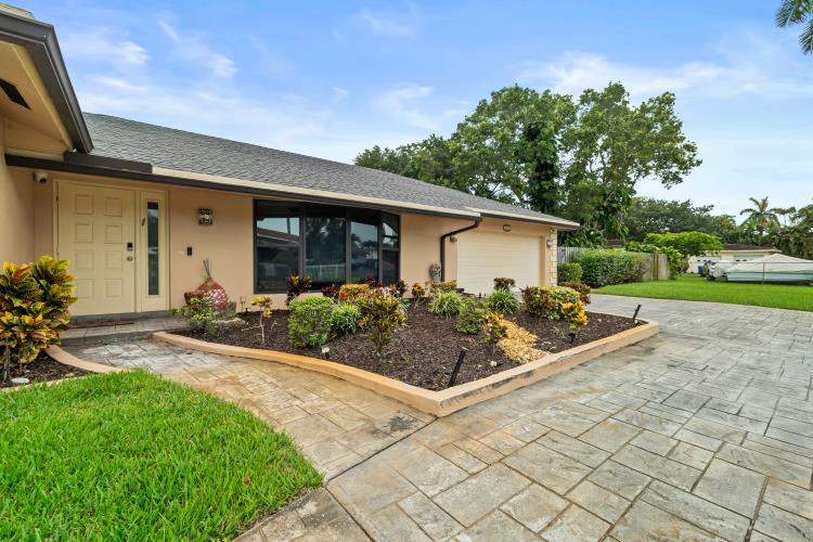 3 bedroom Single Family Residence at 2409 SW 27th Avenue, River Lanes , Fort Lauderdale — photo 4