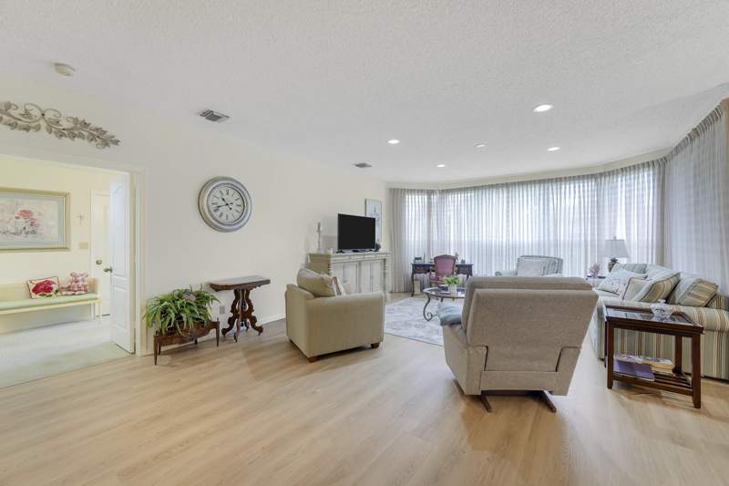 3 bedroom Condominium at 110 Legendary Circle, Legends Condo, Palm Beach Gardens — photo 4