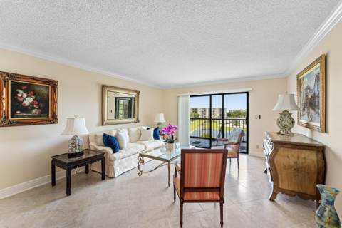 7076 Huntington Lane #502, Delray Beach FL - photo 8 of 60