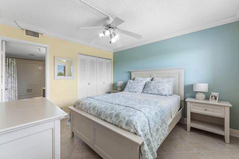 7076 Huntington Lane #502, Delray Beach FL - photo 16 of 60