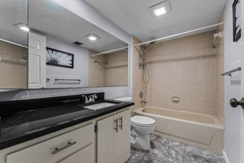6097 Balboa Circle #202, Boca Raton FL - photo 19 of 34
