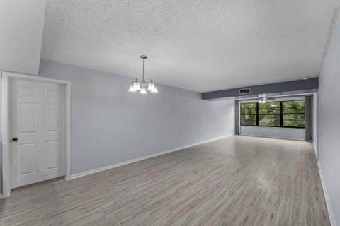 6097 Balboa Circle #202, Boca Raton FL - photo 10 of 34