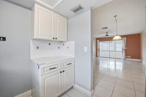 2789 Ashley Drive #C, West Palm Beach FL - photo 20 of 39