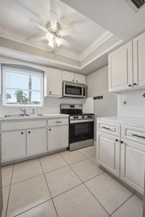 2789 Ashley Drive #C, West Palm Beach FL - photo 18 of 39