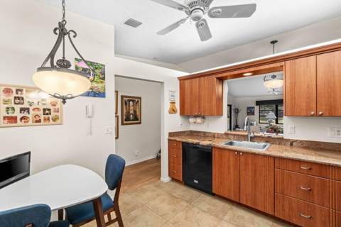 8286 Springlake Drive, Boca Raton FL - photo 8 of 43