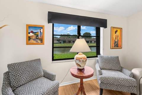 8286 Springlake Drive, Boca Raton FL - photo 13 of 43