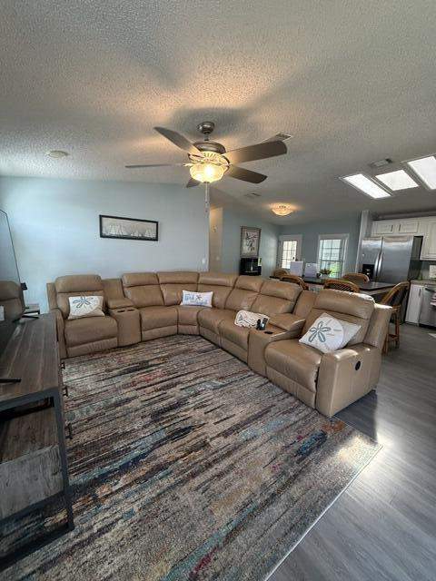 2 bedroom Manufactured Home at 400 N Hwy A1A #Lot 64, Jupiter River Park Condo, Jupiter — photo 4