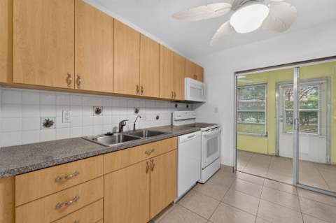 251 NW 76th Avenue #105, Margate FL - photo 12 of 30