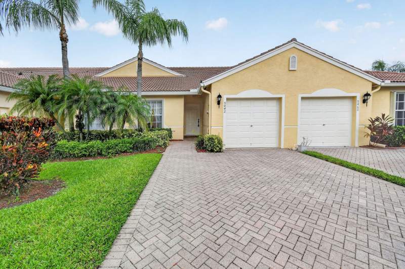 2 bedroom Villa at 9442 Bridgeport Drive, Baywinds Rpd Pl 3, West Palm Beach — photo 3