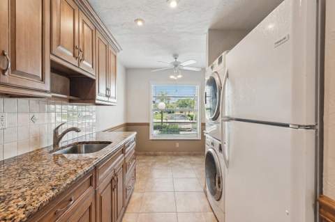 1051 Orange Terrace #103, Delray Beach FL - photo 14 of 65