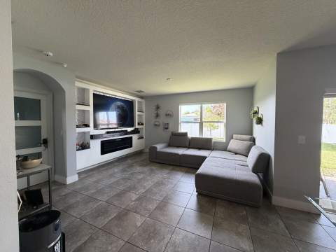 103 SW Oakridge Drive, Port St. Lucie FL - photo 9 of 43