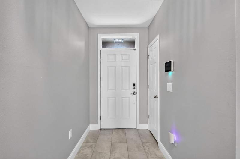 4 bedroom Single Family Residence at 8649 Cobblestone Drive, Creekside Plat No 1, Fort Pierce — photo 3