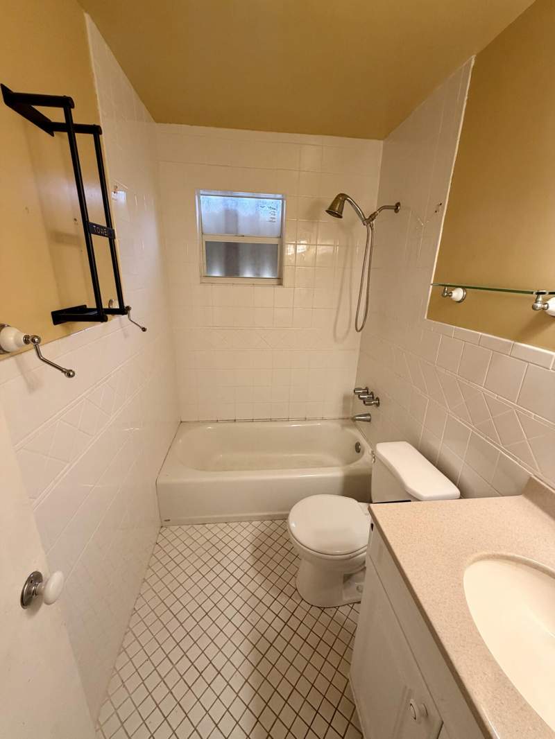 4 bedroom Single Family Residence at 1410 N 67th Terrace, HERITAGE ESTATES SEC TWO, Hollywood — photo 5