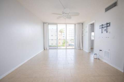 301 Croton Avenue #303, Lantana FL - photo 15 of 39