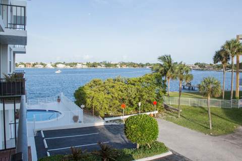 301 Croton Avenue #303, Lantana FL - photo 22 of 39