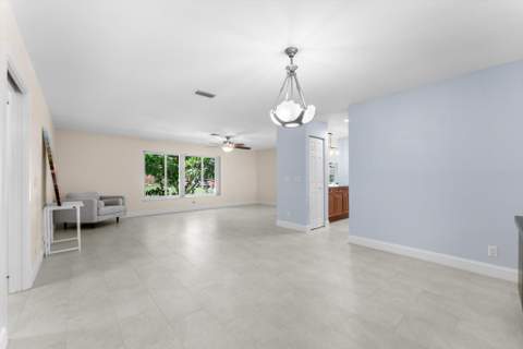 4811 Dorchester Mews, Haverhill FL - photo 11 of 57