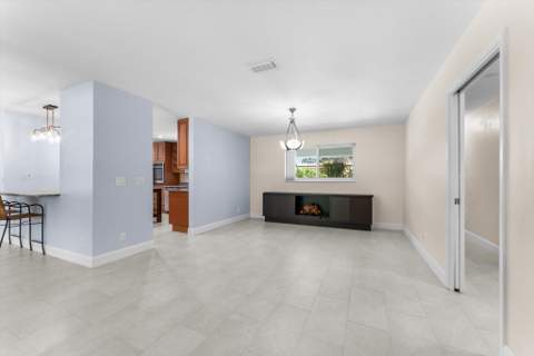 4811 Dorchester Mews, Haverhill FL - photo 12 of 57
