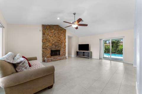 4811 Dorchester Mews, Haverhill FL - photo 14 of 57