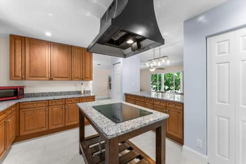 4811 Dorchester Mews, Haverhill FL - photo 18 of 57