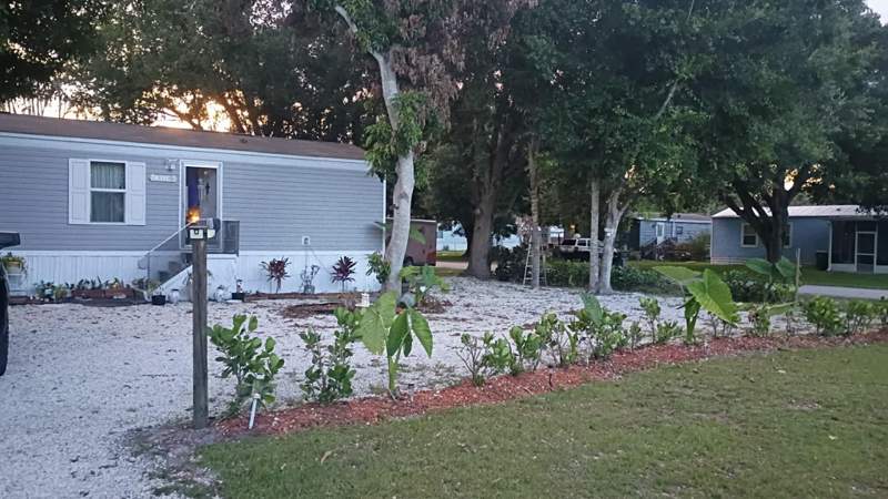 2 bedroom Mobile Home at 4911 Deanna Lane, Green Acres Unit 3, Fort Pierce — photo 2