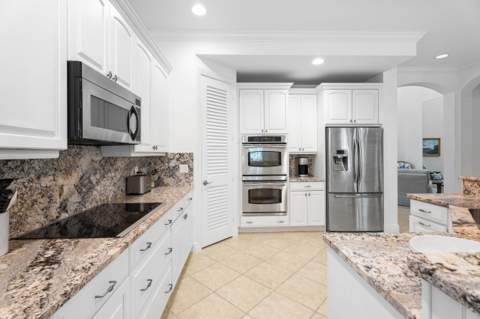 910 SW Palm Cove Drive, Palm City FL - photo 15 of 65