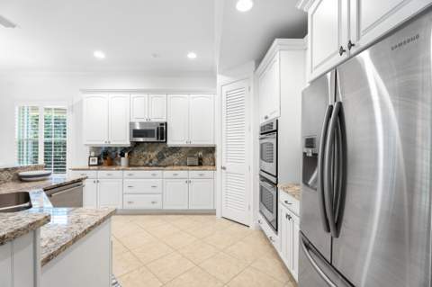 910 SW Palm Cove Drive, Palm City FL - photo 14 of 65