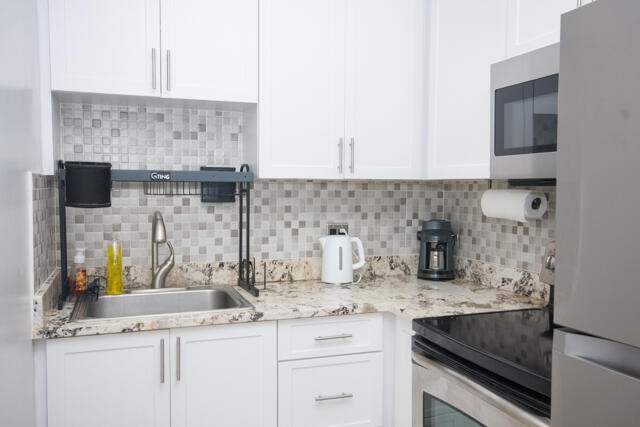 1 bedroom Condominium at 301 Croton Avenue #303, Croton Harbor Condo, Lantana — photo 5