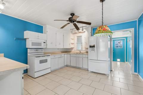 1404 Binney Drive, Fort Pierce FL - photo 9 of 38