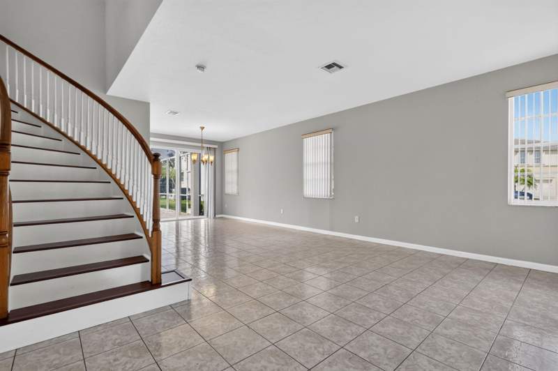 5 bedroom Single Family Residence at 9855 Woolworth Court, Olympia, Wellington — photo 5
