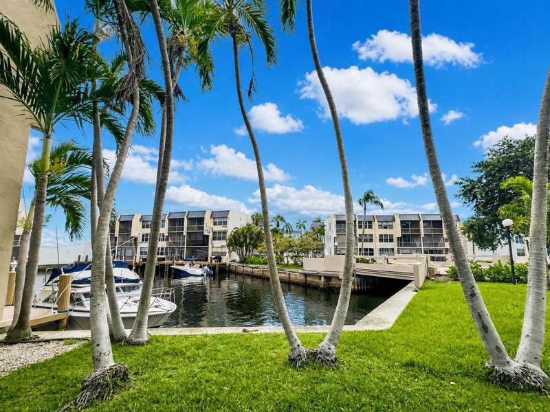 2 bedroom Condominium at 777 S Federal Highway #D302, Island Club Three Condo, Pompano Beach — photo 4