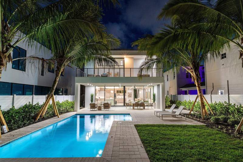 4 bedroom Single Family Residence at 721 Lake Avenue, La Hacienda Delray, Delray Beach — photo 2
