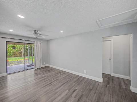 126 Chapel Lane, Tequesta FL - photo 8 of 34