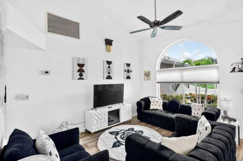 1921 NE Acapulco Drive, Jensen Beach FL - photo 10 of 66