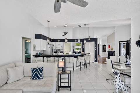 1921 NE Acapulco Drive, Jensen Beach FL - photo 16 of 66