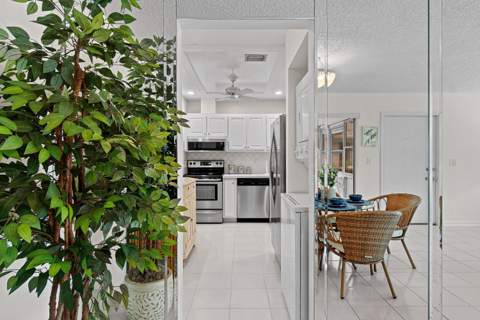 10098 S 40th Drive, Boynton Beach FL - photo 13 of 36