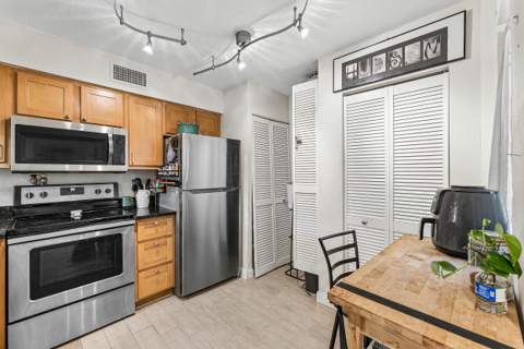 13111 Glenmoor Drive, West Palm Beach FL - photo 8 of 27