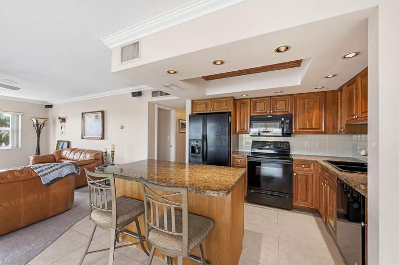 2 bedroom Condominium at 1839 Middle River Drive #302, Rivers Bend Condo, Fort Lauderdale — photo 4