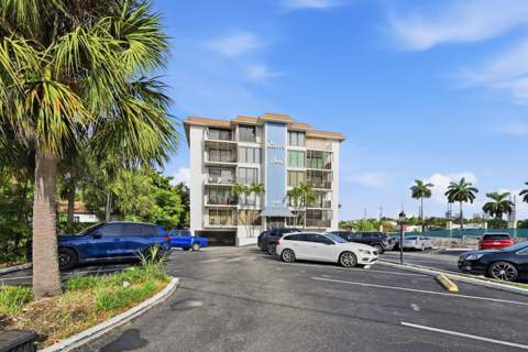 1839 Middle River Drive #302, Fort Lauderdale FL - photo 23 of 35