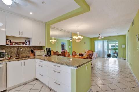 1461 S Ocean Boulevard #303, Lauderdale-By-The-Sea FL - photo 6 of 28