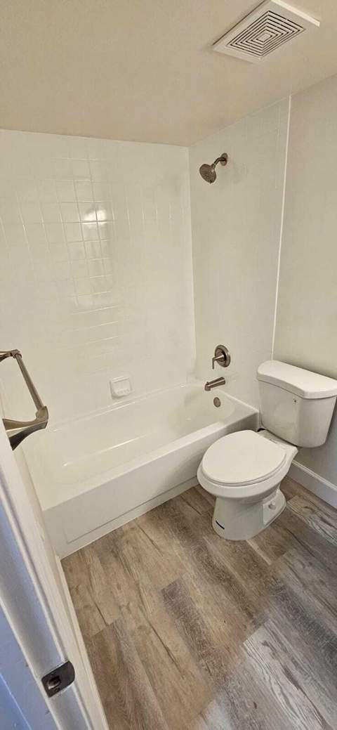 118 Lake Emerald Drive #107, Oakland Park FL - photo 17 of 27