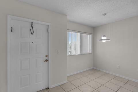 7763 Southampton Terrace #405, Tamarac FL - photo 14 of 40