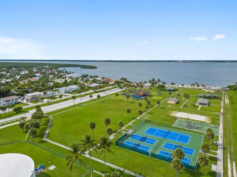 1404 Binney Drive, Fort Pierce FL - photo 23 of 38