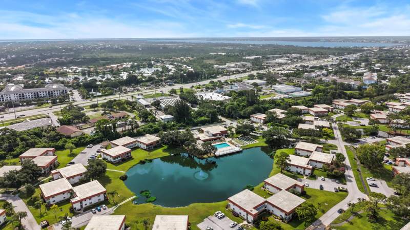 2 bedroom Condominium at 1225 NW 21st Street #17-1708, Vista Del Lago Condo, Stuart — photo 3