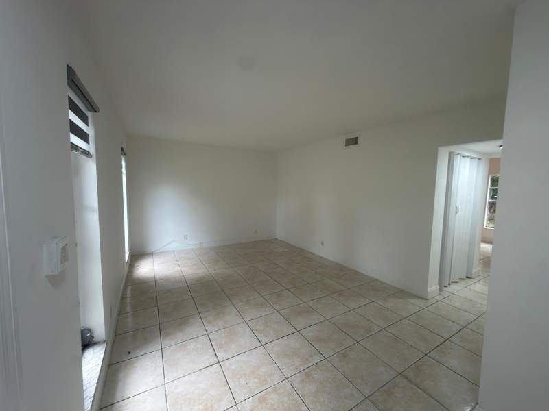 3 bedroom Townhouse at 6583 Boulevard Of Champions, Tam O Shanter Villas Sec 3, North Lauderdale — photo 5