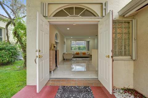 4180 Lansing Avenue, Cooper City FL - photo 7 of 75