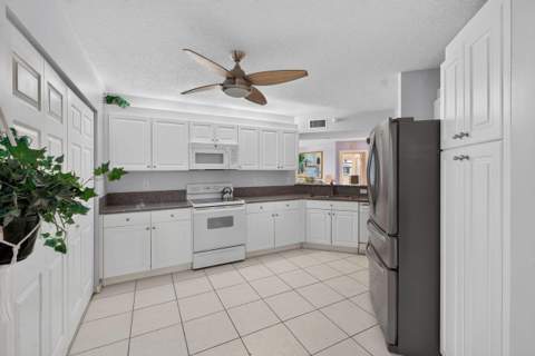 7763 Southampton Terrace #108, Tamarac FL - photo 8 of 45