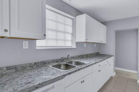 314 N 18th Street, Fort Pierce FL - photo 7 of 18