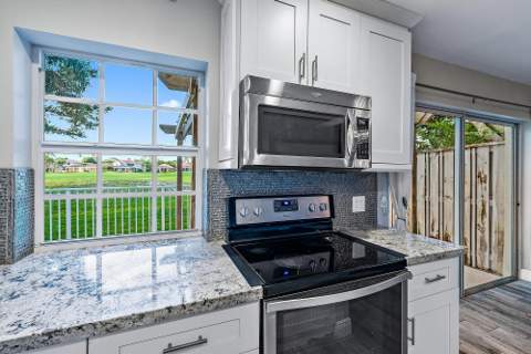 93 Admirals Court, Palm Beach Gardens FL - photo 13 of 34