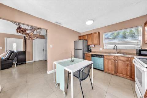 3560 NW 34th Way, Lauderdale Lakes FL - photo 12 of 35