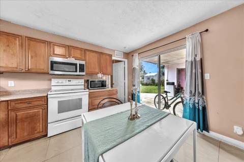 3560 NW 34th Way, Lauderdale Lakes FL - photo 14 of 35